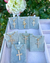 Load image into Gallery viewer, ๐๐ซ๐จ๐ฌ๐ฌ ๐๐ซ๐จ๐ญ๐๐๐ญ๐ข๐จ๐ง ๐๐จ๐ฅ๐ฅ๐๐๐ญ๐ข๐จ๐ง