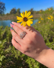 Load image into Gallery viewer, Spanish Mother Flower Ring