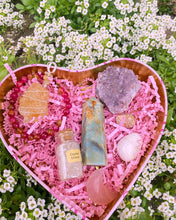 Load image into Gallery viewer, Crystal Love Boxes