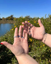 Load image into Gallery viewer, Spanish Handcrafted Flower Loop Rings