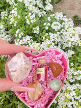 Load image into Gallery viewer, Crystal Love Boxes