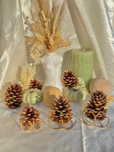 Load image into Gallery viewer, Miss Rosebud Hoop Earrings