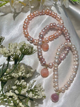 Load image into Gallery viewer, Peachy freshwater pearl bracelets
