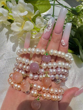 Load image into Gallery viewer, Peachy freshwater pearl bracelets
