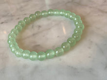 Load image into Gallery viewer, Light Green Aventurine Crystal Bracelet
