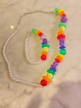 Load image into Gallery viewer, Rainbow &amp; Pearl Choker
